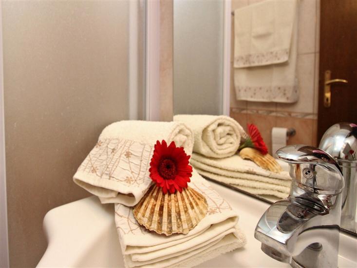 Apartment A2, for 8 persons