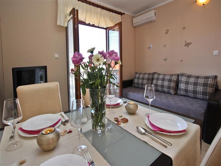 Apartment A2, for 8 persons