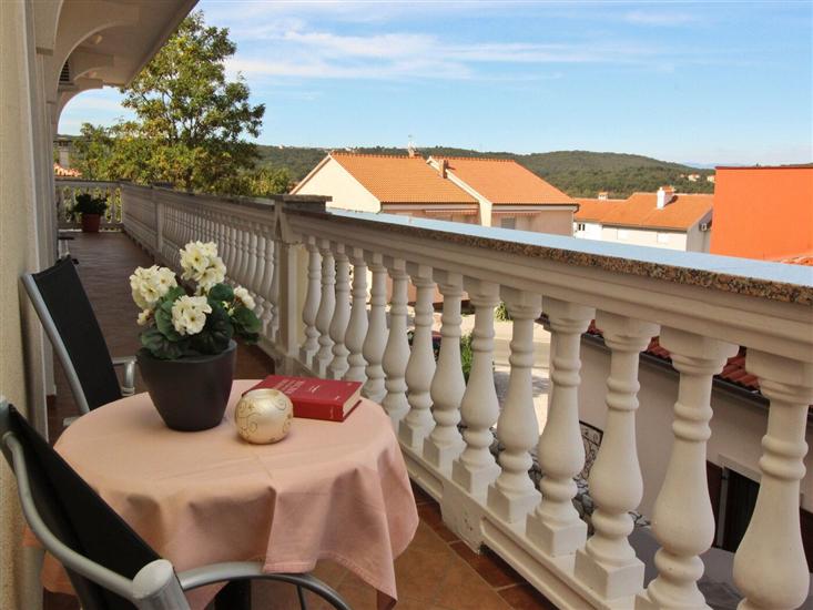 Apartment A2, for 8 persons