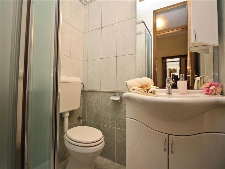 Apartment A2, for 8 persons