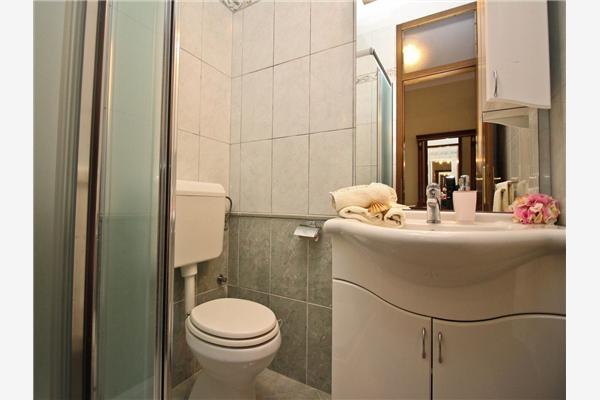 Apartment A2, for 8 persons