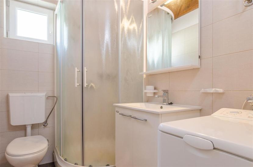 Hiša K1, na 5 osebe