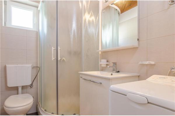 Hiša K1, na 5 osebe