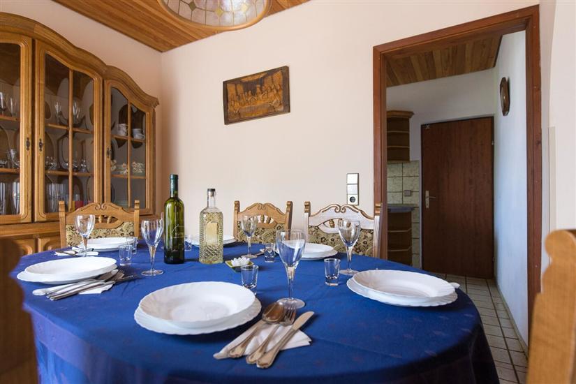 Apartment A1, for 6 persons