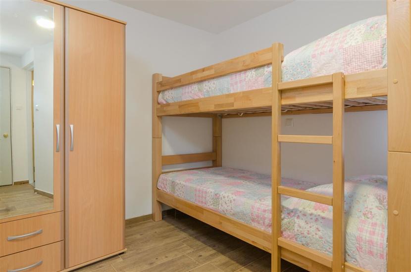 Apartment A1, for 7 persons
