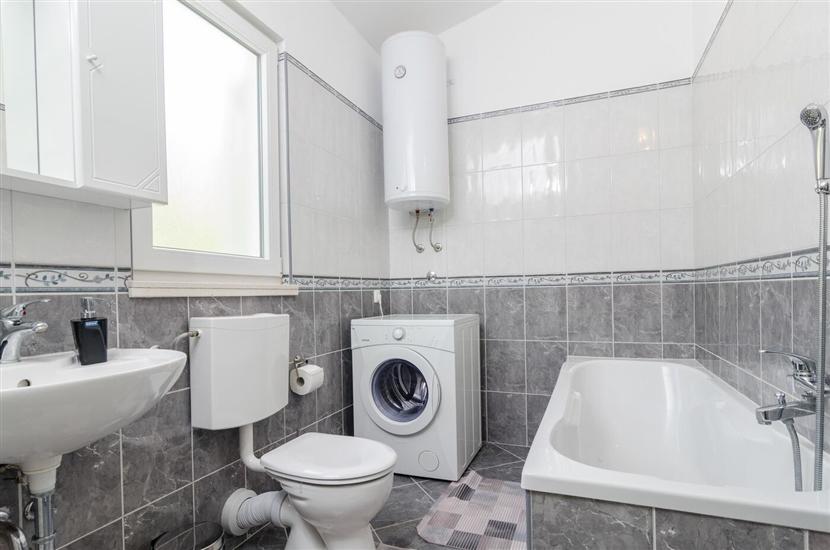 Apartment A2, for 5 persons