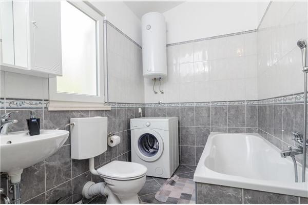 Apartment A2, for 5 persons