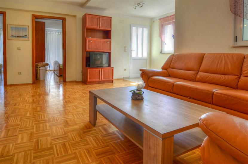 Apartman A2, na 6 osebe