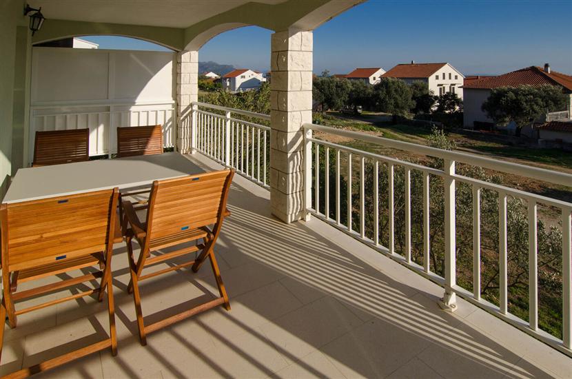Apartment A2, for 6 persons