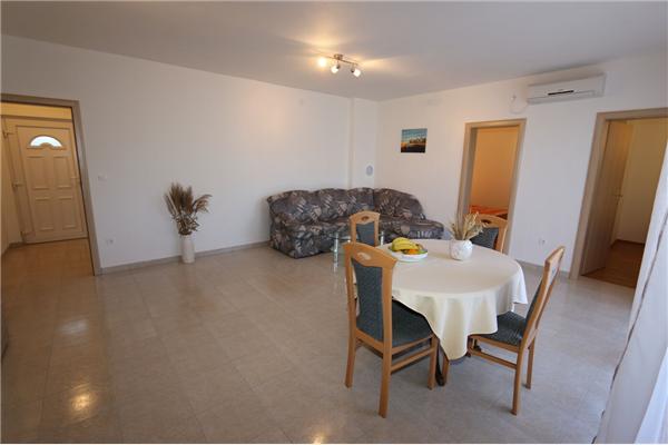 Apartment A1, for 6 persons