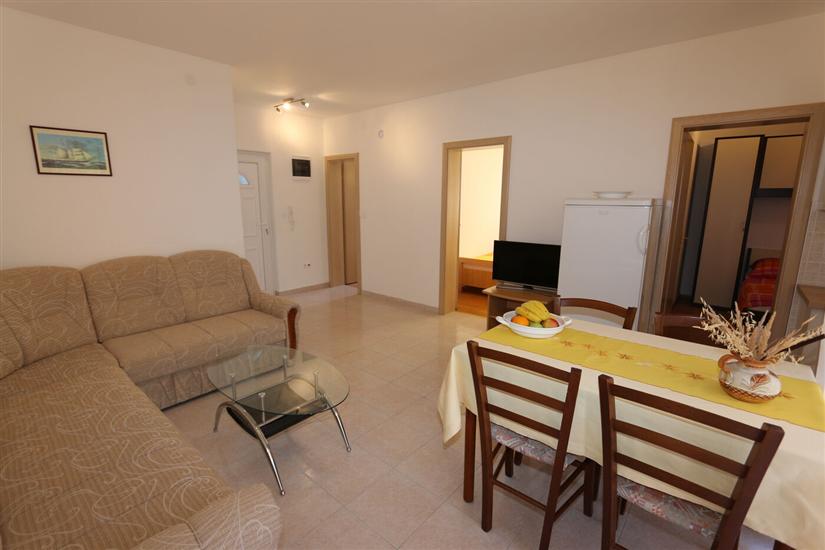 Apartment A2, for 6 persons