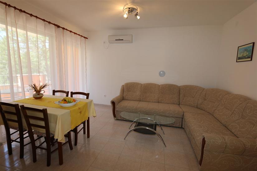 Apartment A2, for 6 persons