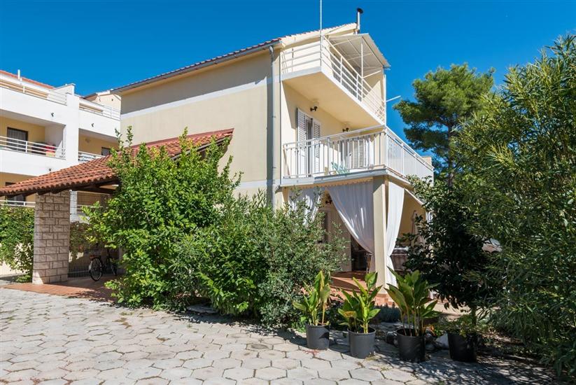 House Villa Jana