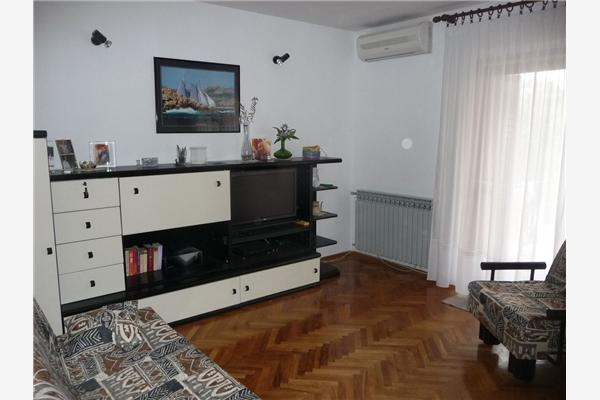 Apartment A2, for 5 persons