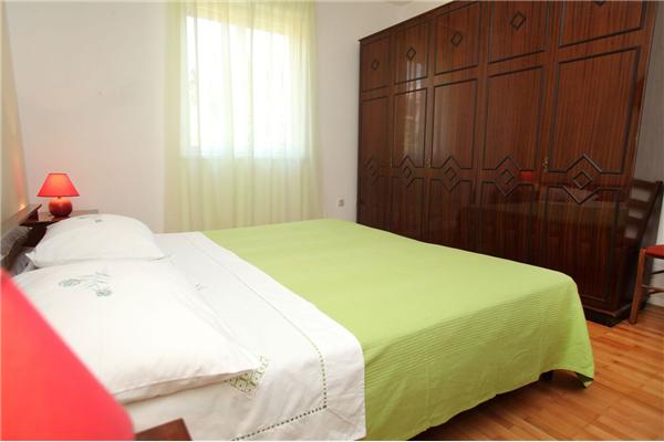 Apartment A1, for 6 persons