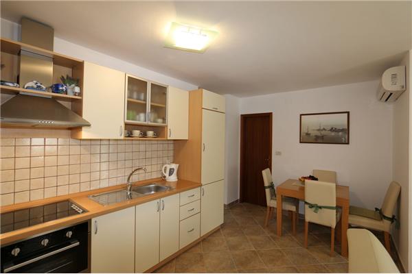 Apartment A1, for 5 persons
