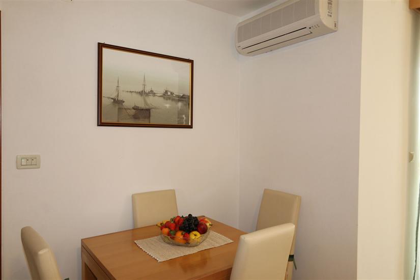 Apartment A1, for 5 persons