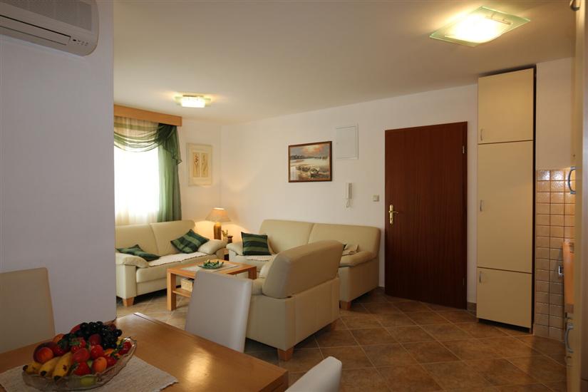 Apartment A1, for 5 persons