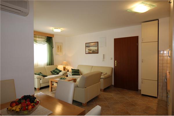 Apartment A1, for 5 persons