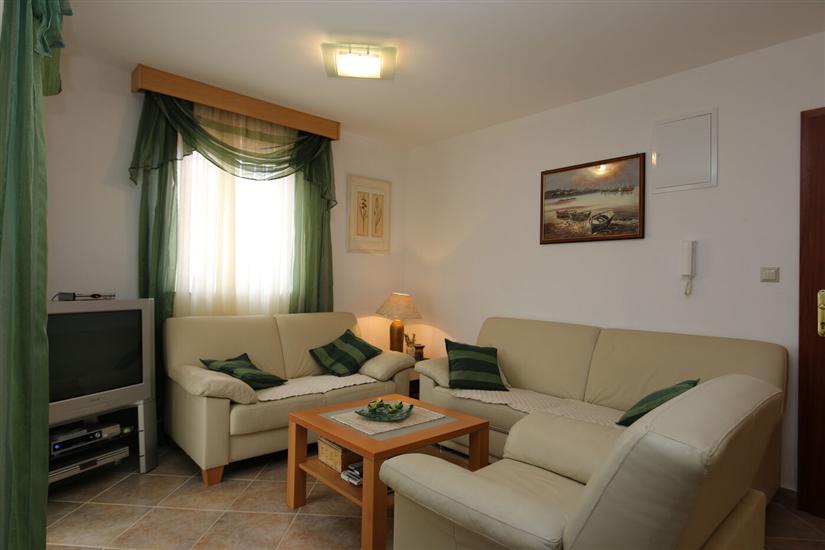 Apartment A1, for 5 persons