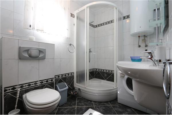 Apartment A1, for 5 persons