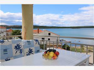 Beachfront accommodation Kvarners islands,BookSonjaFrom 97 €