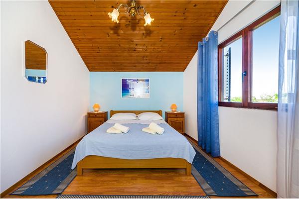 Apartment A1, for 7 persons