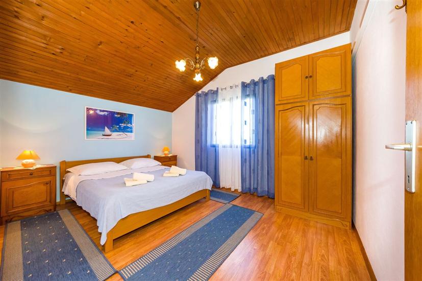 Apartment A1, for 7 persons