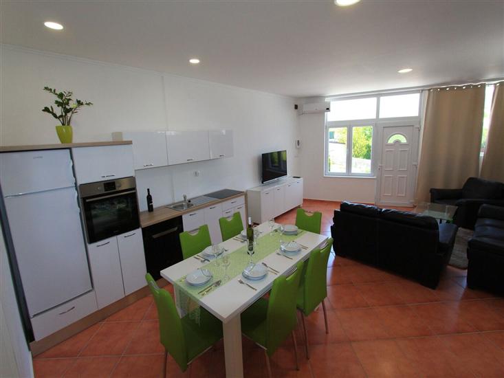 Apartment A1, for 6 persons