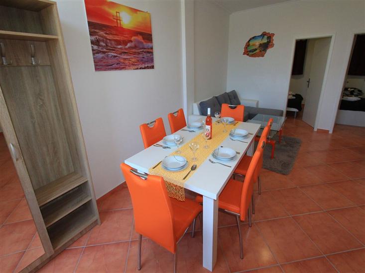 Apartment A2, for 6 persons