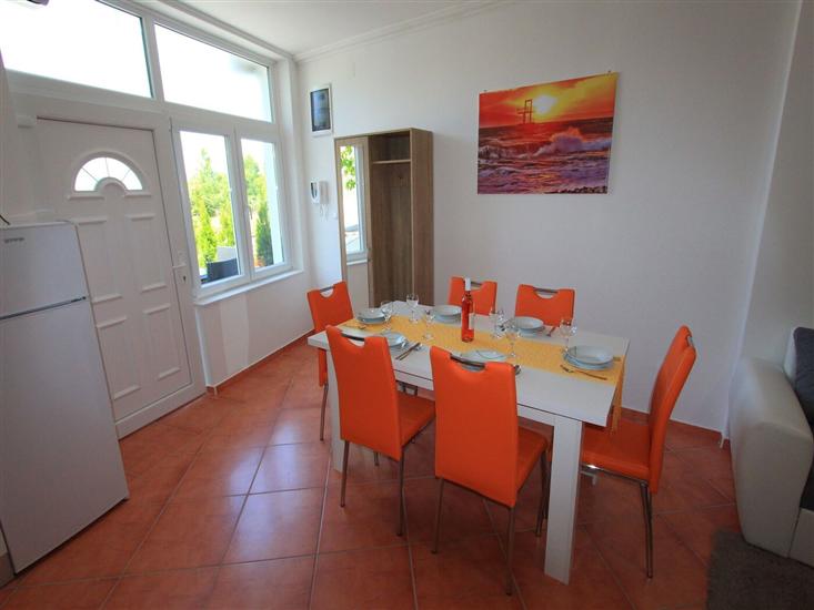 Apartment A2, for 6 persons