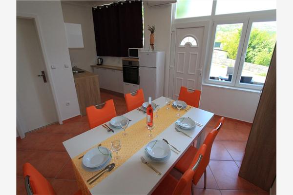 Apartment A2, for 6 persons