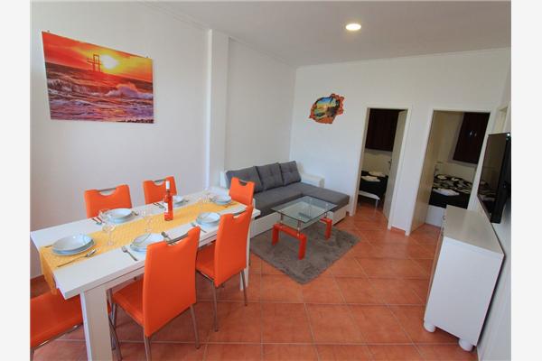 Apartment A2, for 6 persons