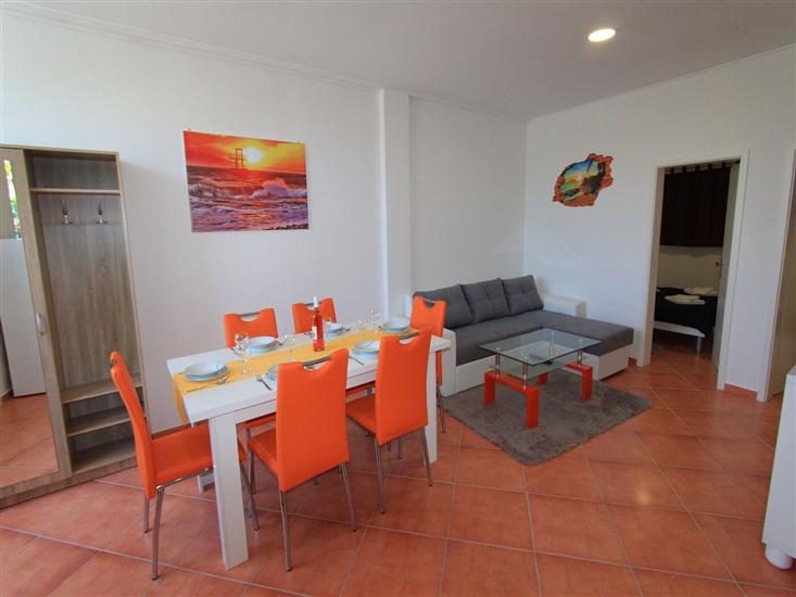 Apartment A2, for 6 persons