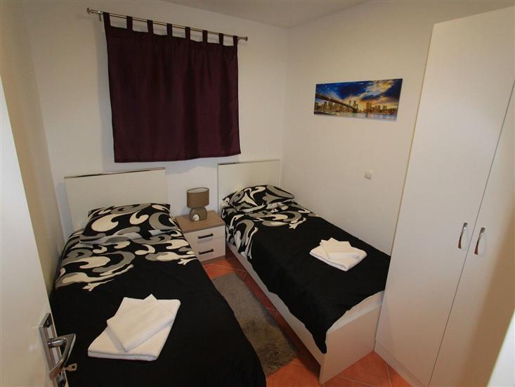 Apartment A2, for 6 persons