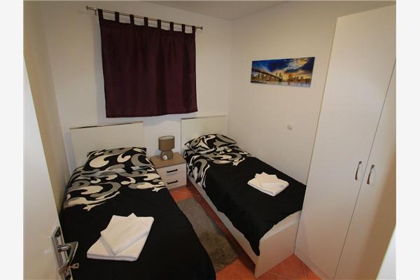 Apartment A2, for 6 persons