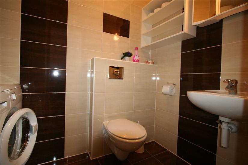 Apartment A2, for 5 persons