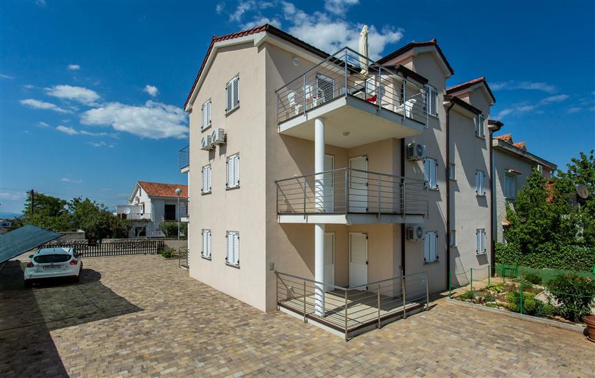 Apartment Laštro Nives