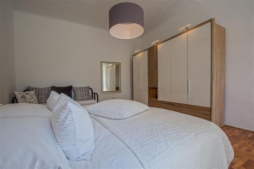 House A1, for 8 persons