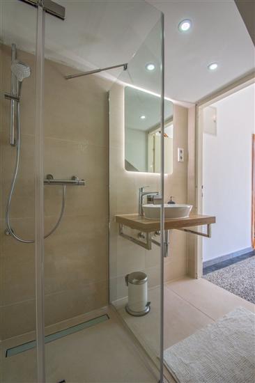 House A1, for 8 persons