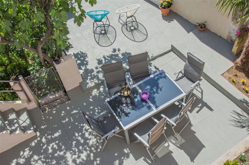 House A1, for 8 persons