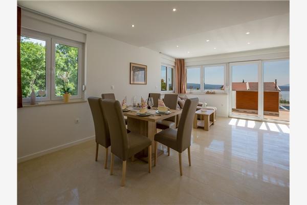 Apartment A2, for 6 persons