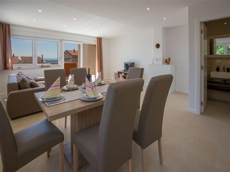 Apartment A2, for 6 persons