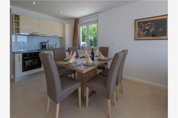 Apartment A2, for 6 persons