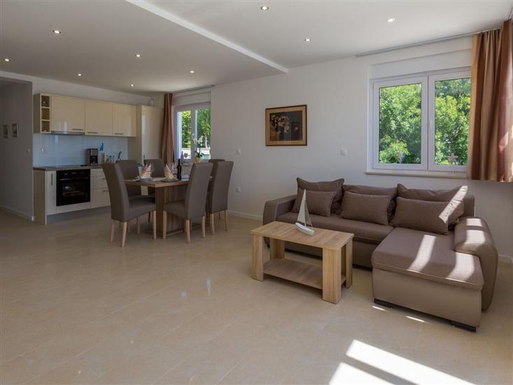 Apartment A2, for 6 persons