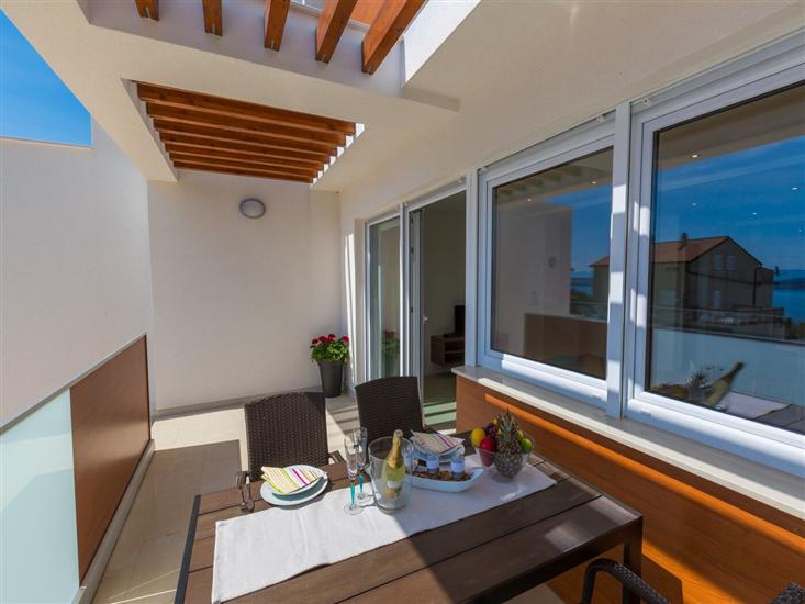 Apartment A6, for 6 persons