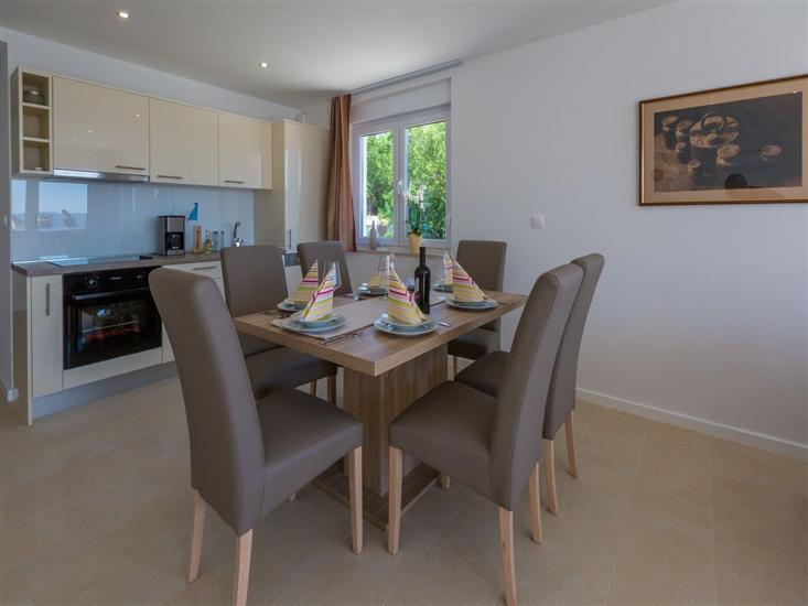 Apartment A6, for 6 persons