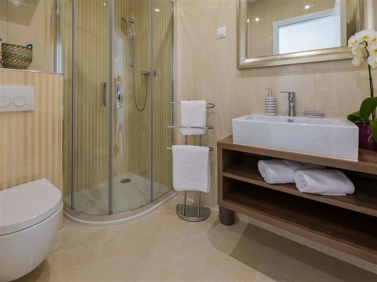 Apartment A6, for 6 persons