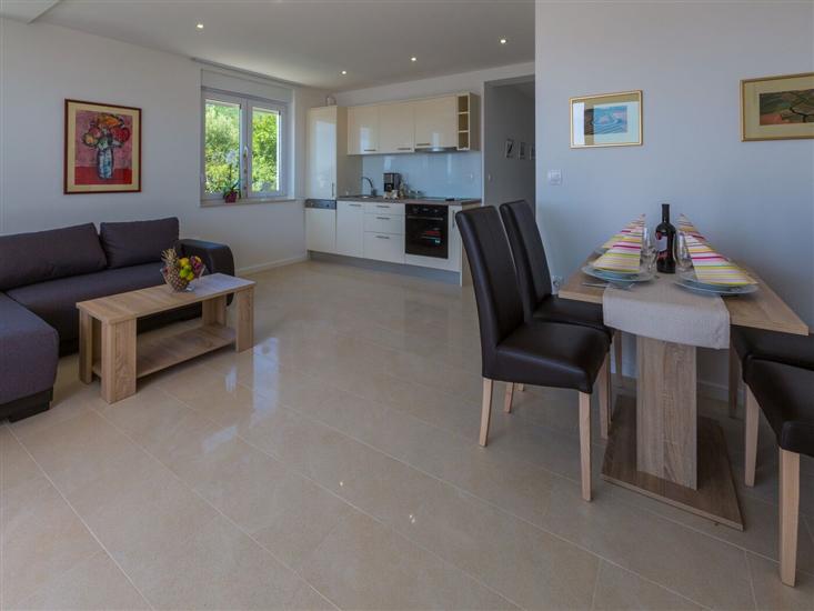 Apartment A7, for 4 persons