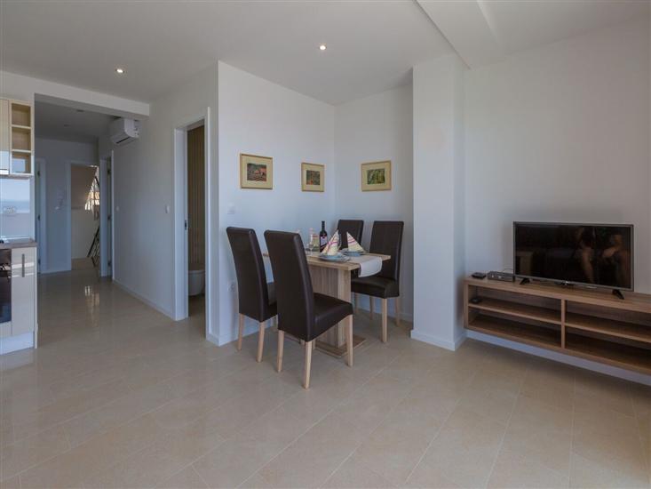 Apartment A7, for 4 persons